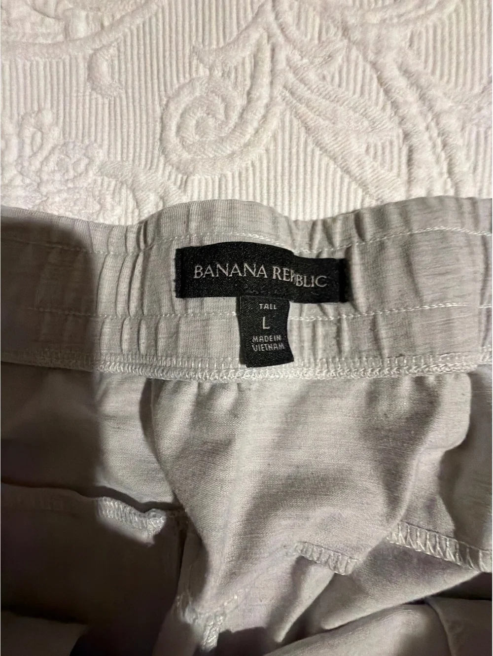 Banana Republic Men's Light Gray Drawstring Shorts Size L